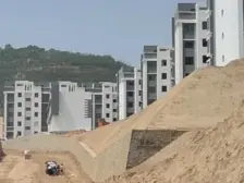 房子户型方正,小区大停车方便,环境好,楼层好,