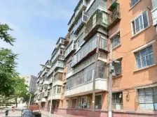 正规的一室一厅的房子小区环境也好