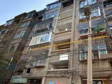 两室一厅 框架房 东西通透 有小区可停车