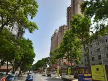 炼一1室1厅精装修,采光充足,视野广阔,银泰逸翠园。