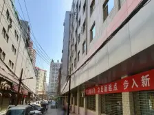 两室一厅,南关十字,交通方便,中间楼层,