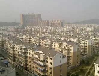 南岸秀庭