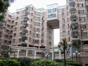 低楼层出入方便距离窖口不足两公里,出入广洲方便