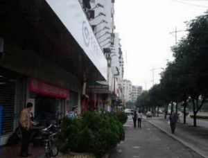 金福公寓3室2厅东南