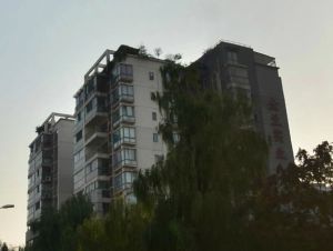 上上城4室1厅东南