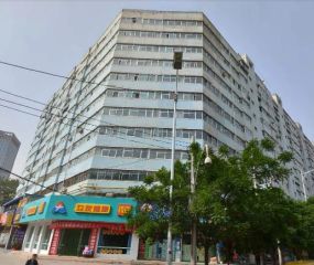 市医院电梯两室,南北朝向,中间楼层,户型方正
