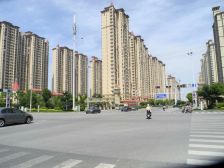 户型方正,三房二厅。看房提前联系