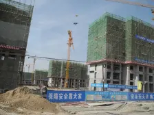 小区环境优美 独栋设计 人车人流