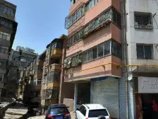 交通便利,视野宽阔,采光充足。