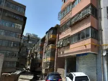 火车站东路社区 3室0厅 南