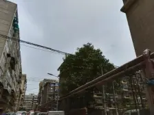 草场街十字,高炮营家属院,框架,产权房,诚心出售。