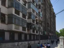 此房证产证清晰,户型方正,正规两室一厅,随时过户