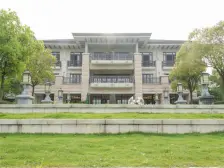 白鹭香溪顶楼复式,毛坯,诚心出售。