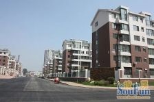 上东花墅五期环境优美,交通方便,购物方便适合居住