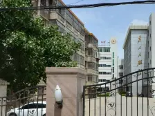 途径的公交车有35路,81路,107路,22路,7路,83路,