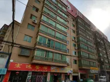 此套房子满五年,产权清晰,中等装修,可直接入住