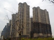 绿地21新城5室2厅南