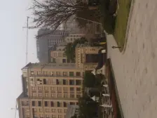 小区中间位置,视野好,中高楼层,采光刺眼,得房率高