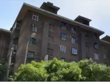 五泉下广场居安小区2室2厅精装修低楼层院子中间