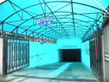 一楼带院子,靠地铁,看房方便业主诚心出售