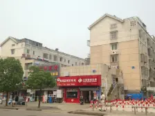 此房无大税,顶楼带阁楼,采光好,设施配套齐全!