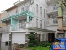 家门口就是顺峰山公园的别墅区 可停多台车