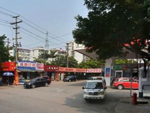 地段好南北通透大四房中间好楼层无欠款带杂物房