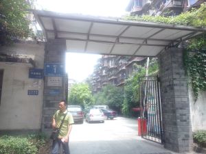 玉虹巷1号 3室1厅 南 北