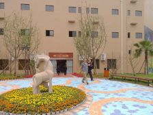 此房子是幸福海岸仓围式小区。户型方正。交通便利。