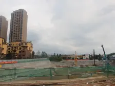 松山湖湖景大复式 带有150平方大露台 视野无遮挡