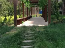 花园式住宅区 小区环境优美 绿化覆盖率高