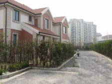 一梯两户,南北通透,环境优美,繁华地段