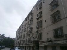 光明新村 4楼 随时启秀 户型好 楼层佳 诚心出售 可议