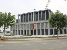 银翔湖畔三房两卫,前排临湖满五带车位,楼层居中舒适