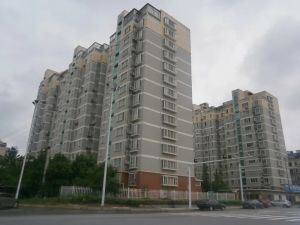 东大公寓2室2附房两房朝南好楼层户型方正