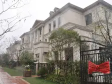 一楼带花园,精装修,次新品质小区
