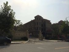 客运站旁,高档小区,联排别墅,户型好,精装拎包入住