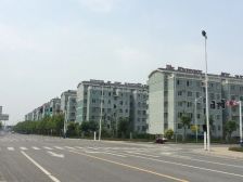 泰山公寓 4室1厅 南