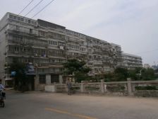 精装修交付 自住装修 带一个朝北的车库 随时看房