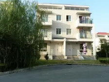 双拼别墅+毛坯房+大花园+满五年+诚意出售