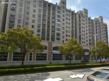 房东诚心出售,家里装修的好,有地下棋牌室和影院