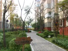 陈辉公园旁成熟小区 纯板楼 户型方正东边户双阳台