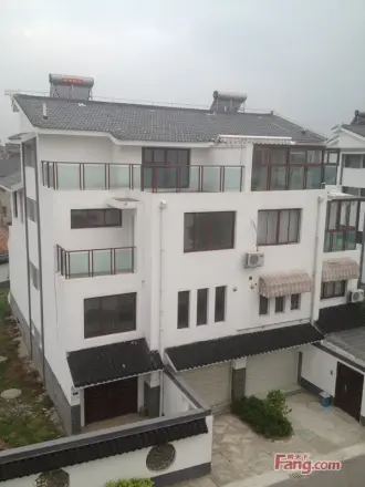 澄湖水岸