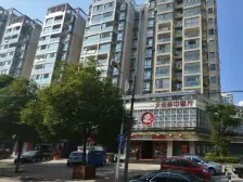 实验初中旁 锦苑小区 大四房 带车库