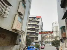 刘家大堰CBD商圈,交通便利,配到齐全。