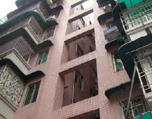 此房在三楼双阳台带主套满五采光好