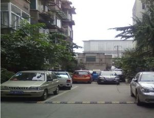 滨江中路1号1室1厅南