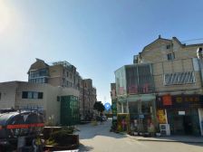 地铁口,附院旁,进装修,房东诚心卖。