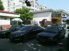 恺源江景苑,精装修了不到四年,额外有一个小院