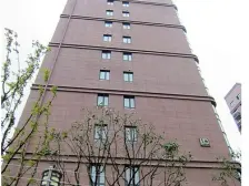 此房满五年,小区人车分离,次顶楼,不靠马路,精装修